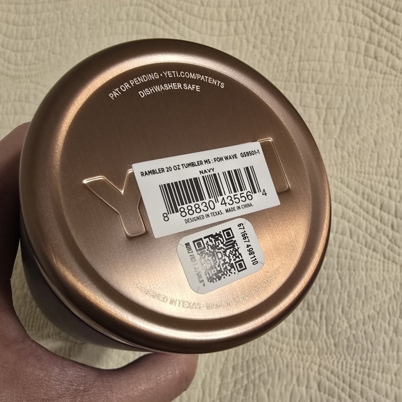 NWY 2024 YETI Limited Edition Flag Of Honor Wave Navy Rambler, 20 Oz - Picture 5 of 5